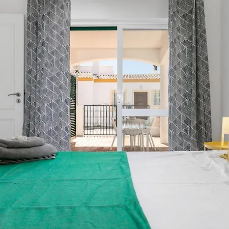 Cozy And Sunny Just Some Steps From The Sea