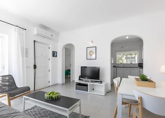 Cozy And Sunny Just Some Steps From The Sea *