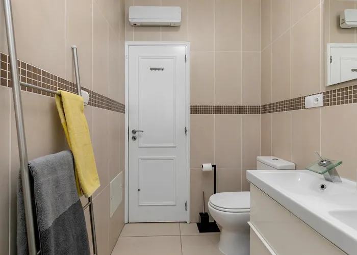 Cozy And Sunny Just Some Steps From The Sea 빌라 *