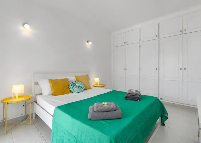 Cozy And Sunny Just Some Steps From The Sea * Senhora da Luz