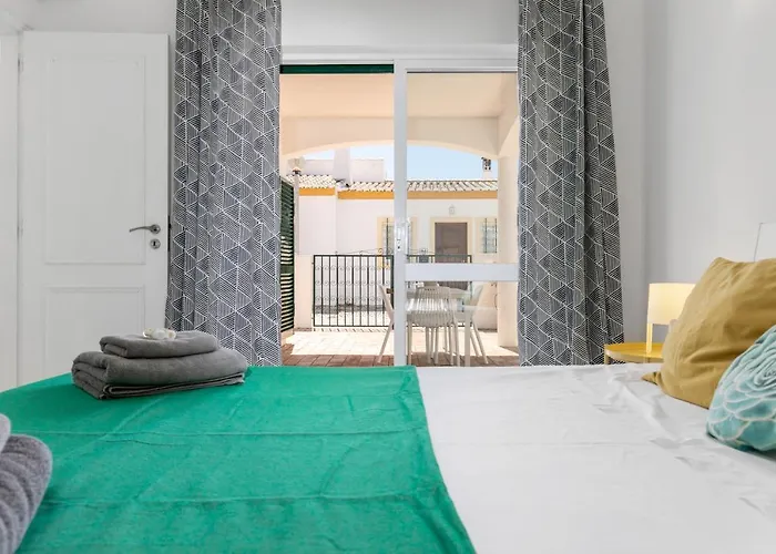 Cozy And Sunny Just Some Steps From The Sea